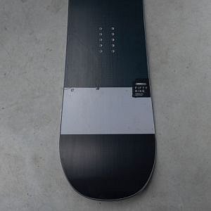 Pánský snowboard Gravity Silent 2025
